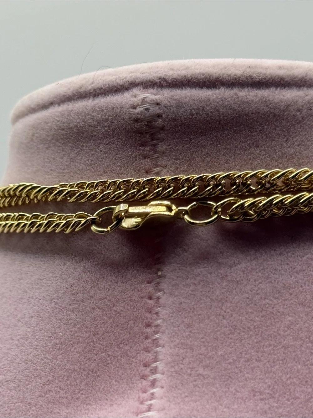 N/A elegant gold